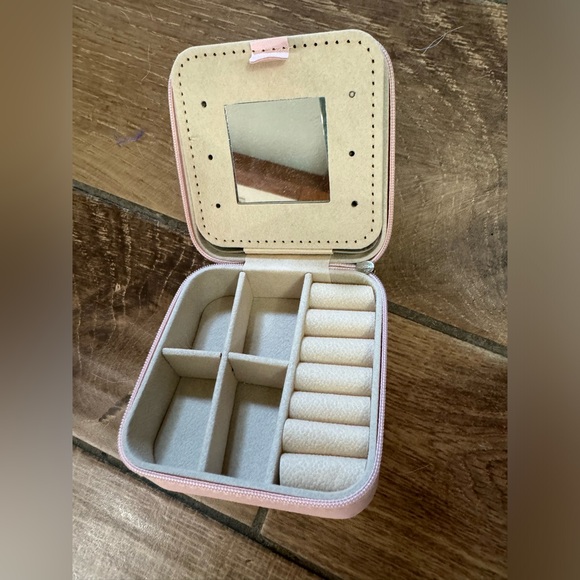 K patch jewelry holder - Picture 3 of 3